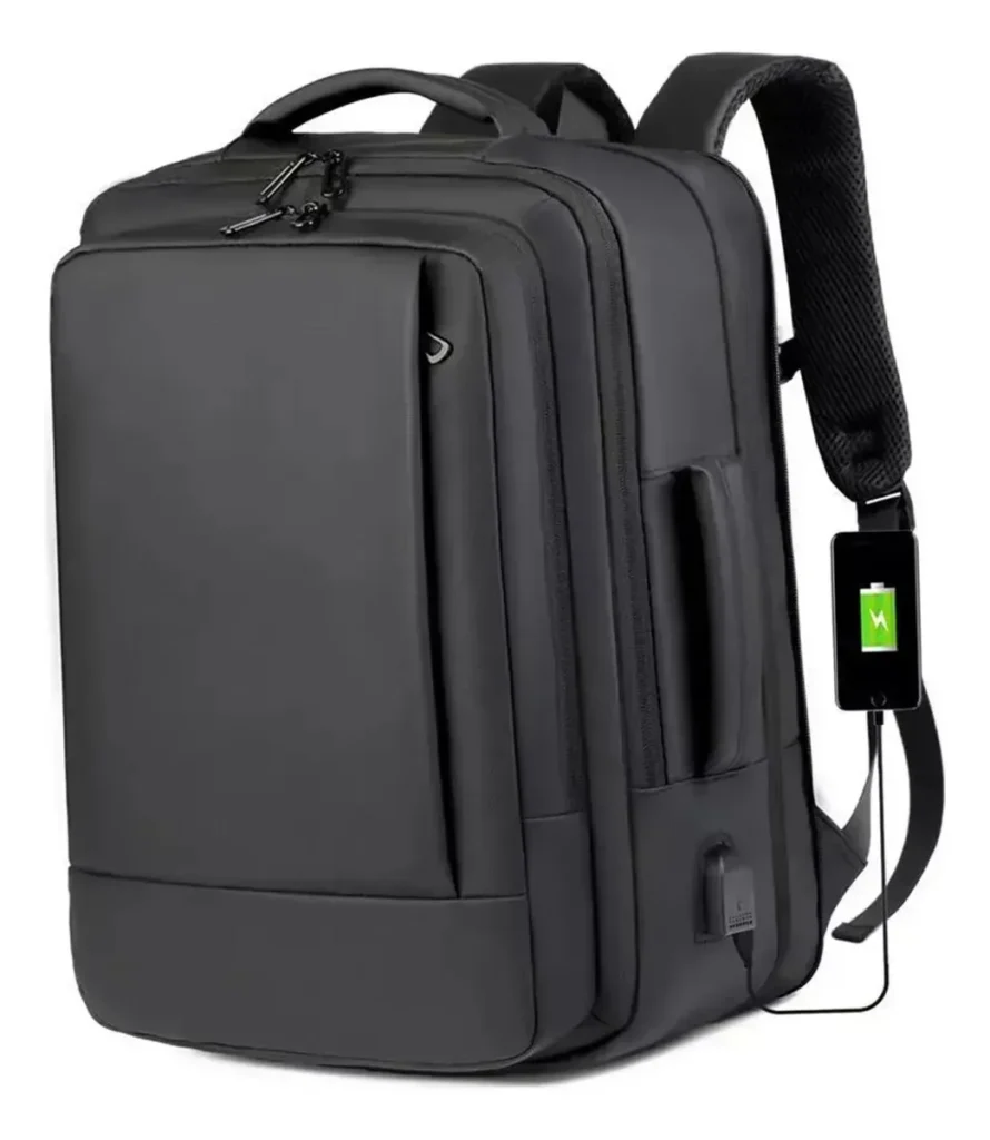 Mochila Jiesipote preta Impermeável e expansível vendida no Mercado Livre